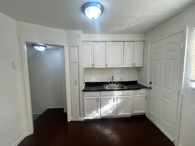 Photo - 14230 Frankfort St