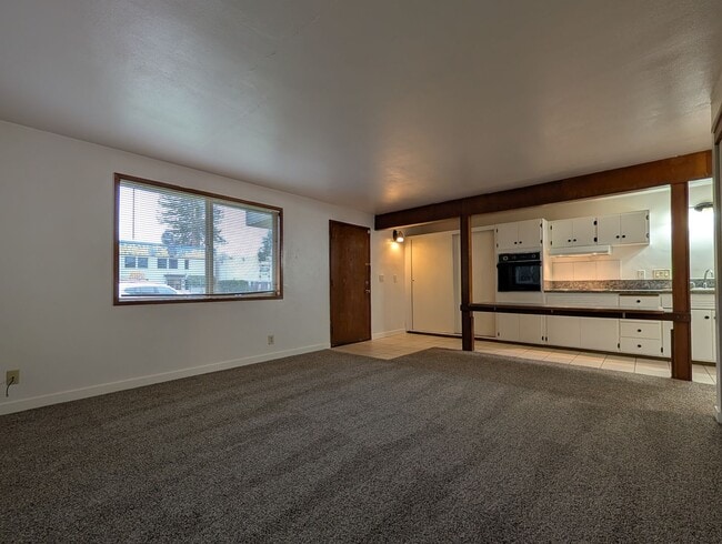 Photo - Open Concept 2-Bedroom, 1-Bath Apartment In Convienient Downtown Location!