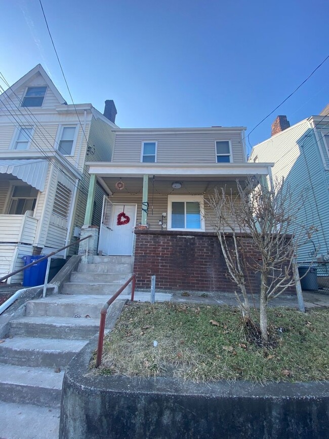 Building Photo - 3319 Parkview Ave Unit 1