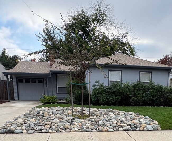 Building Photo - *Charming 3-Bedroom Home for Rent in East Sacramento!*