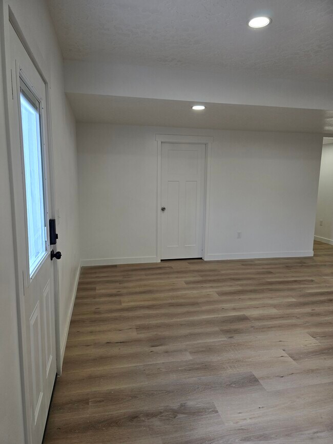 Photo - 844 W Fallow Dr Unit Brand New Basement Apt.