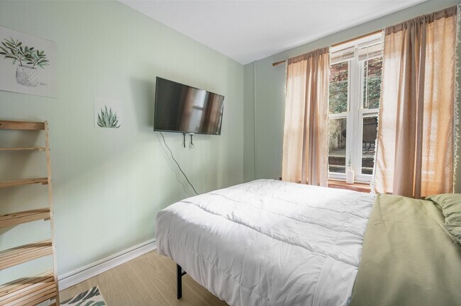 Photo - 252 E 33rd St Unidad SI ID1323974P