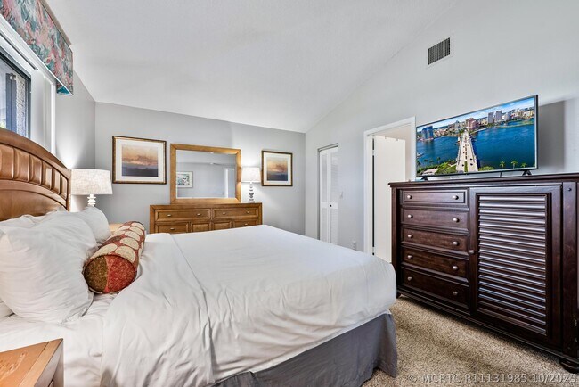 406 Club Dr