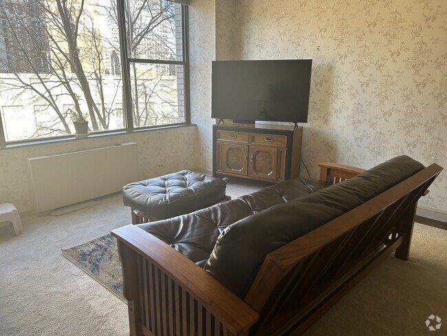 Building Photo - 112 Washington Pl Unit pitt Rental