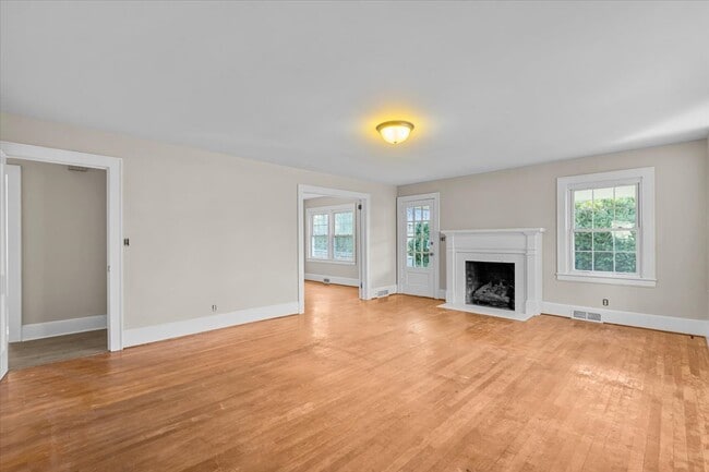 Photo - 807 Shamrock Rd