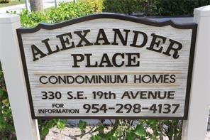 Building Photo - 330 SE 19th Ave Unit F