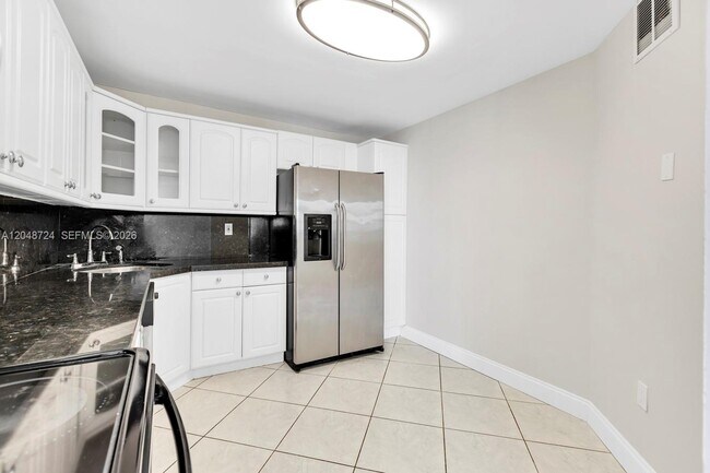 Photo - 2750 NE 183rd St Unit 806