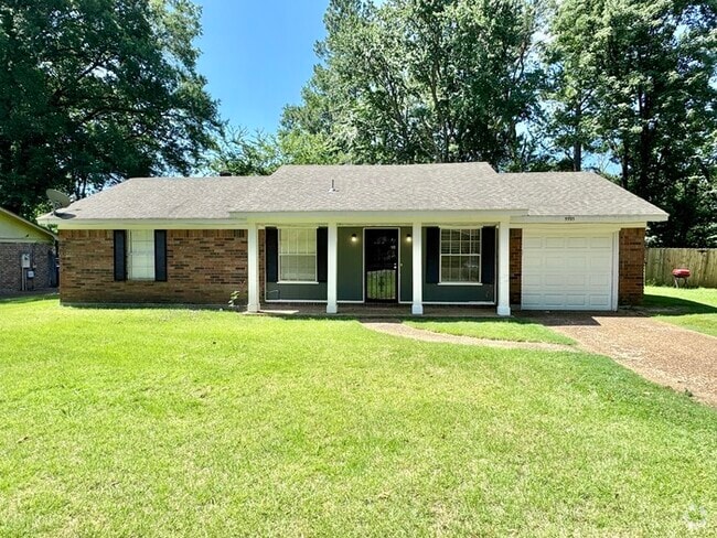 Building Photo - 5595 Briarwood Dr Rental