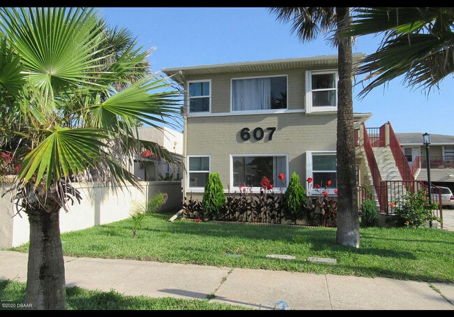 Building Photo - 607 Jessamine Blvd Unit apt# 2