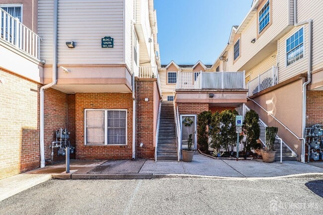 Photo - 105 Adamecs Way