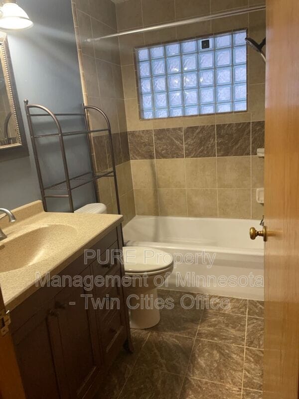 Photo - 30630 Broadway St N