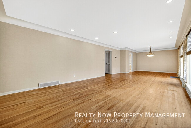 Photo - 2171 Cedarview Dr