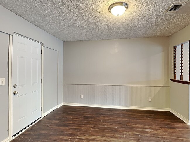 Photo - 1609 Parkhaven Dr