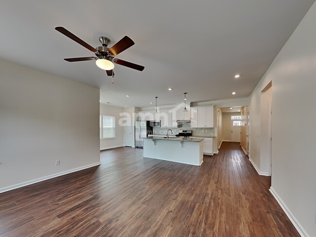 Photo - 252 Thames Valley Dr