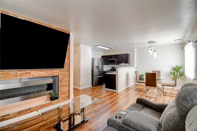 Photo - 2529 Charleville Ave