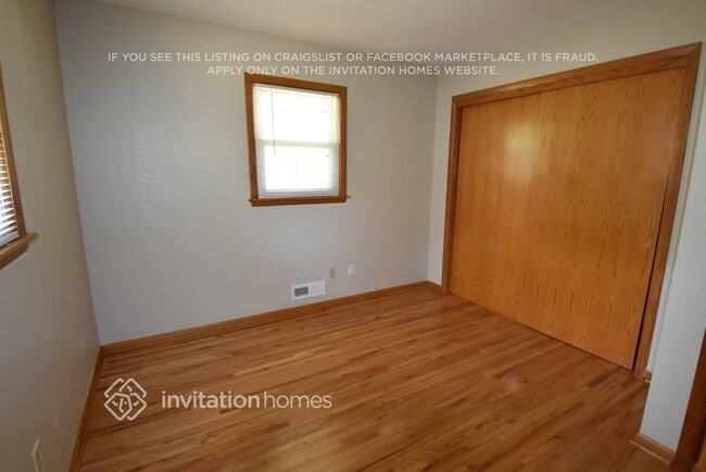 Photo - 10142 99th Pl N