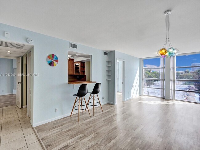 Building Photo - 2001 Atlantic Shores Blvd Unit 419