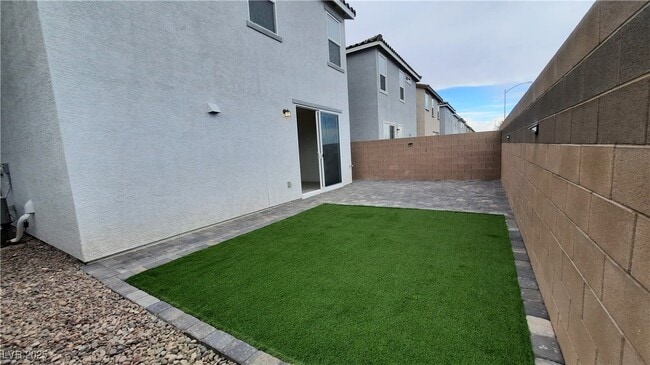 Photo - 9084 Marigold Crk St