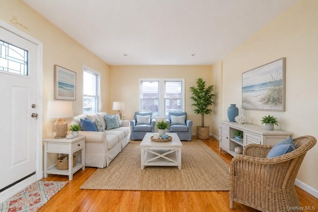 Photo - 128 W Market St