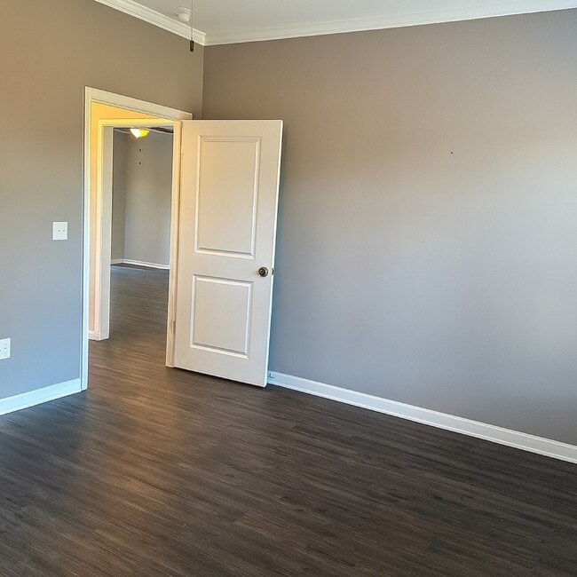 Photo - 305 Courtland Dr