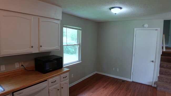 Photo - 1613 N Chester Rd