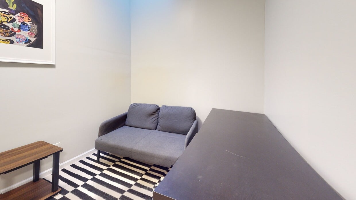 Photo - Private bedroom in 4 bed/2 bath Home