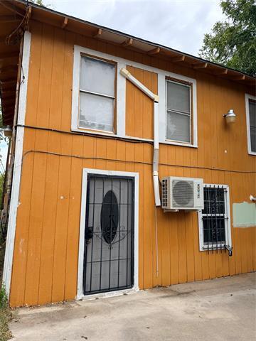 2205 Roosevelt Ave