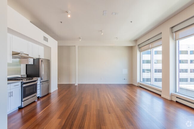 1HAB, 1BA - The Elliott Building