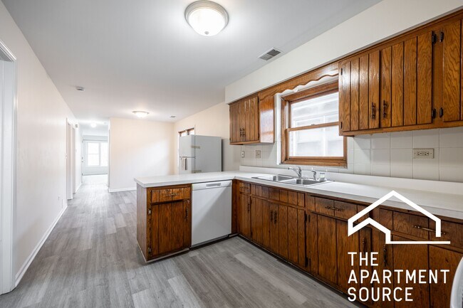 Photo - 6323 W Fullerton Ave Unit 3