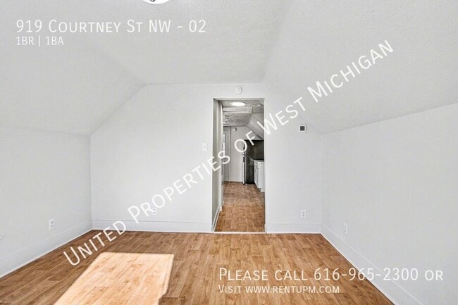 Photo - 919 Courtney St NW Unit 02
