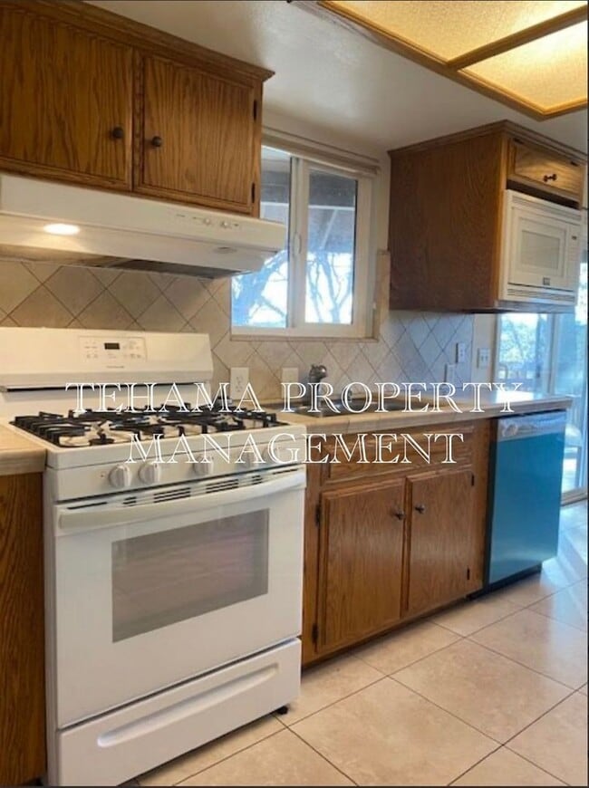 Photo - Beautiful 2 Bedroom/2 Bathroom Home with a Great Room, Fireplace and access to shared swimming pool