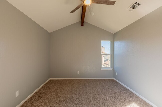Photo - Rawhide Loop, 317/319 Unit 319