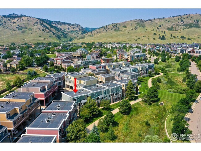 Photo - Bright & Beautiful 2-Level Condo in NoBo, ...