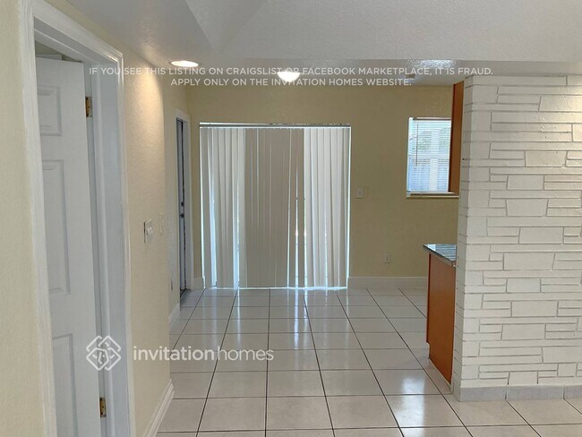 Photo - 640 SW 51st Ave