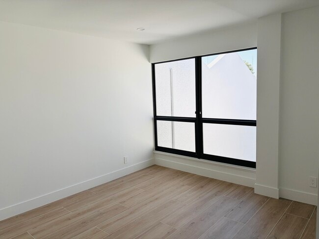 Photo - 2404 Bridgewood Dr