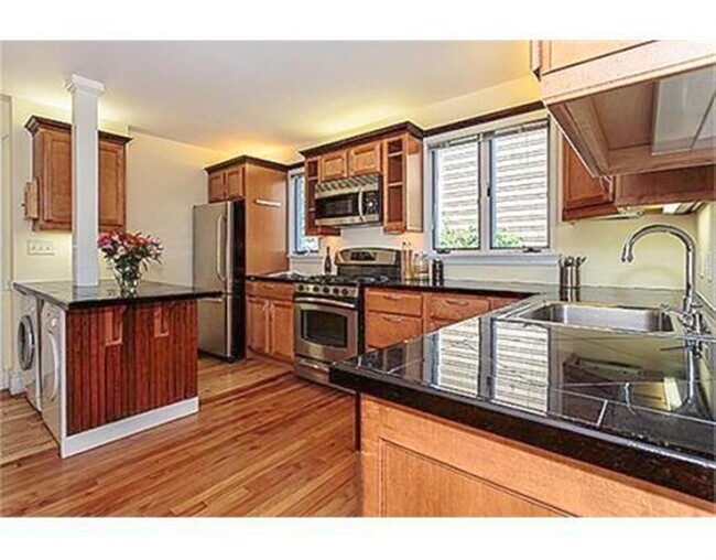 Building Photo - 67 Fairfax St Unit 2 Rental