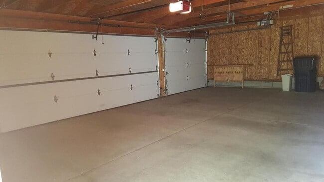 Photo - 2225 W Silver Spring Dr