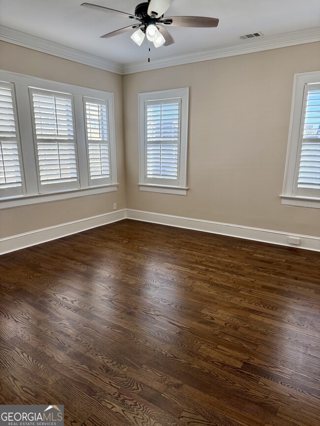 Photo - 494 Parkway Dr NE