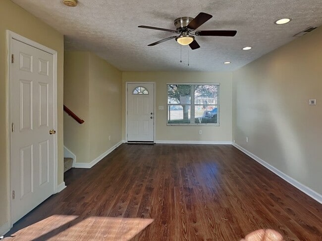 Photo - 11101 Waterfield Ln