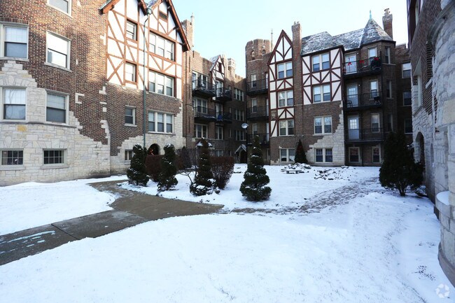 Photo - 5711-5721 N Kimball Ave