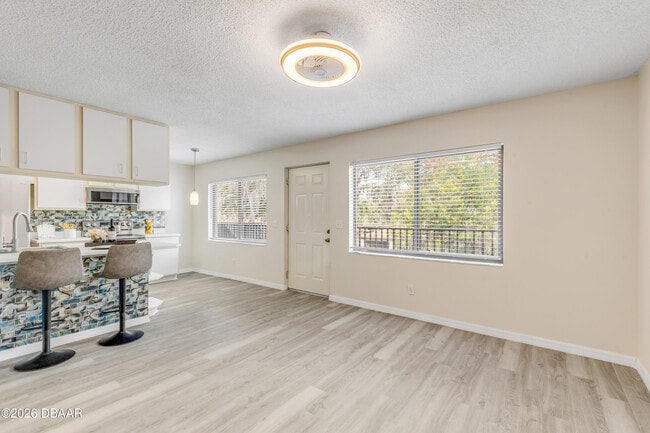 Photo - 1601 Big Tree Rd Unidad 807