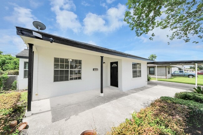 Building Photo - 3714 Florinda St