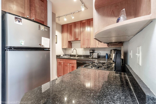 Photo - 4144 N Sheridan Rd Unit 403