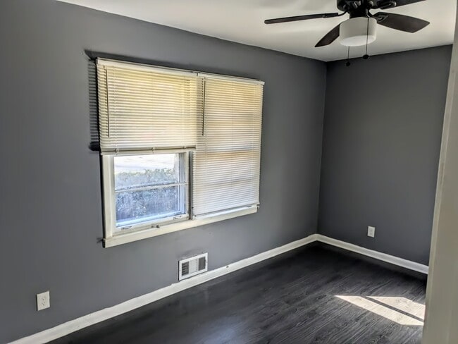 Photo - 6097 Park Dr