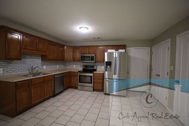 Photo - Utilities included!! Internet included!! Spacious 2 bed /2 full bath apt - includes washer/dryer
