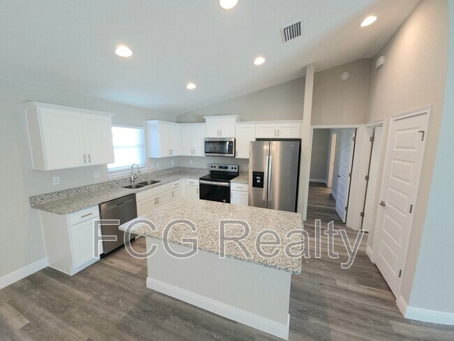 Photo - 8500 N Sussex Dr