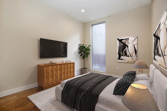 152 Ludlow St Unit TH1
