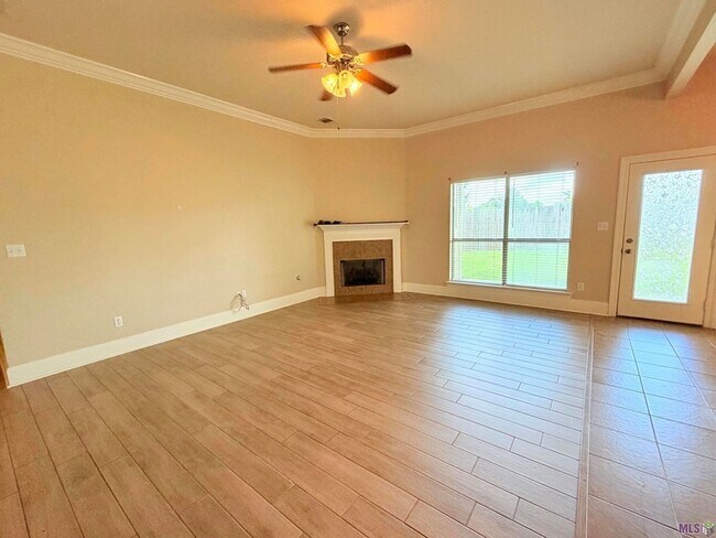 41188 Lakeway Cove Ave