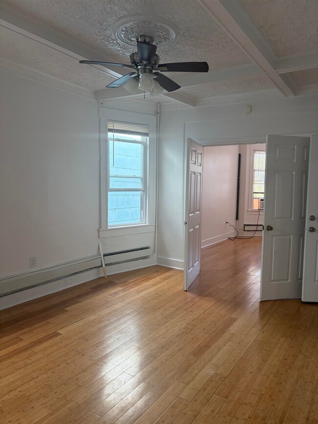 Photo - 347 Union St