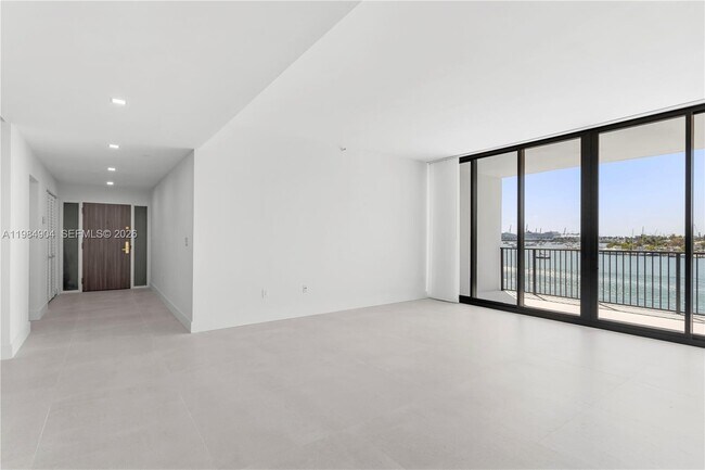 1000 Venetian Way Unit 303
